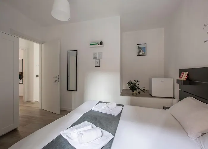 La Casa Del Sarto - And * Lecco