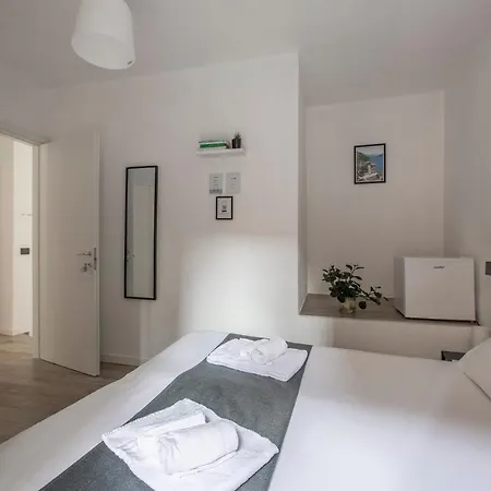 La Casa Del Sarto - And * Lecco