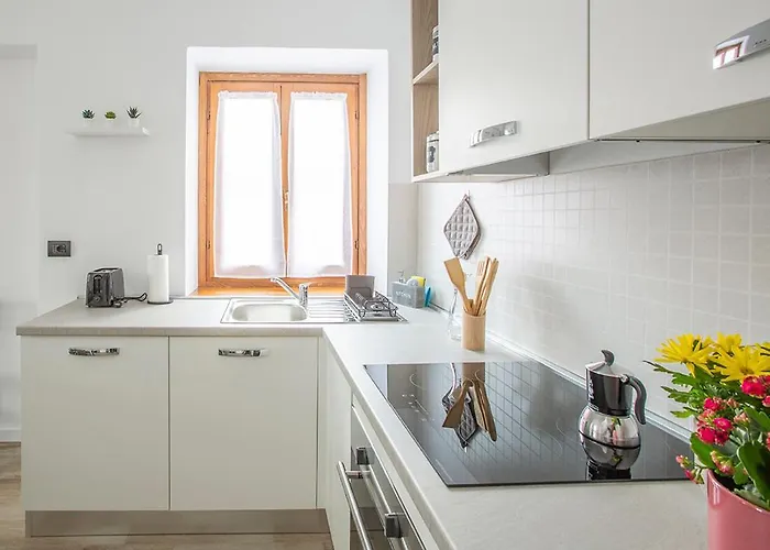 La Casa Del Sarto - And * Lecco