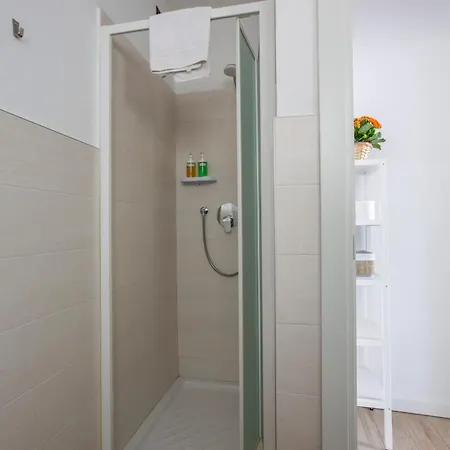 לינה וארוחת בוקר La Casa Del Sarto - And